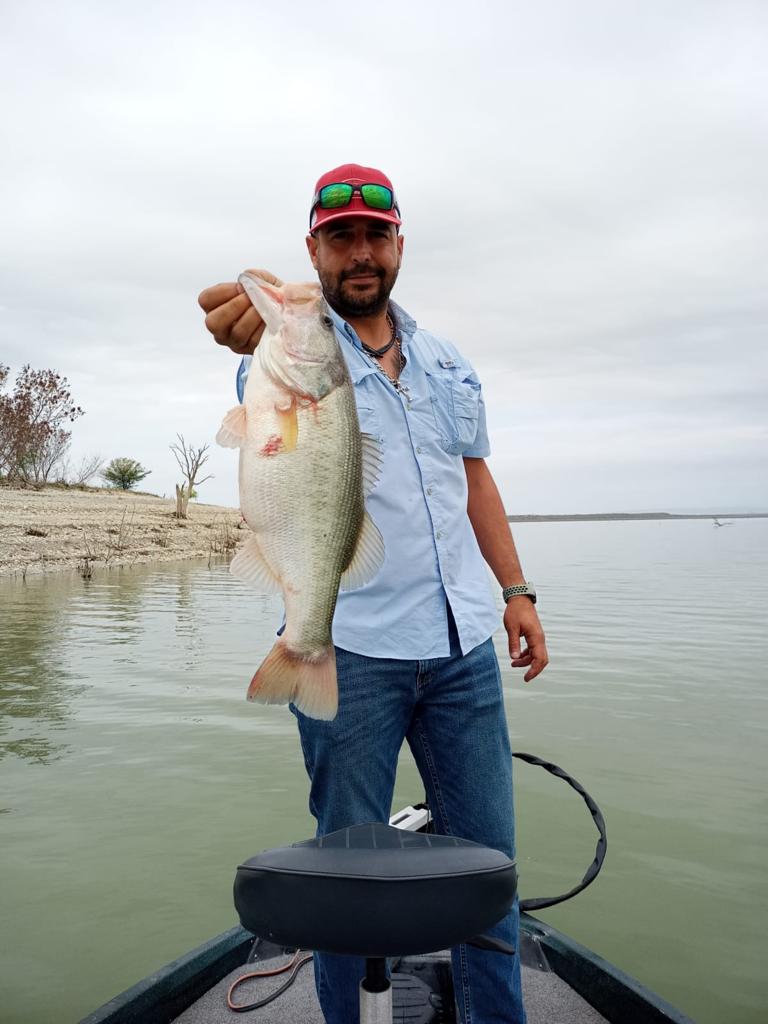 you can catch a lot of largemouth bass at El Cuchillo Lake, La China, Nuevo Leon.