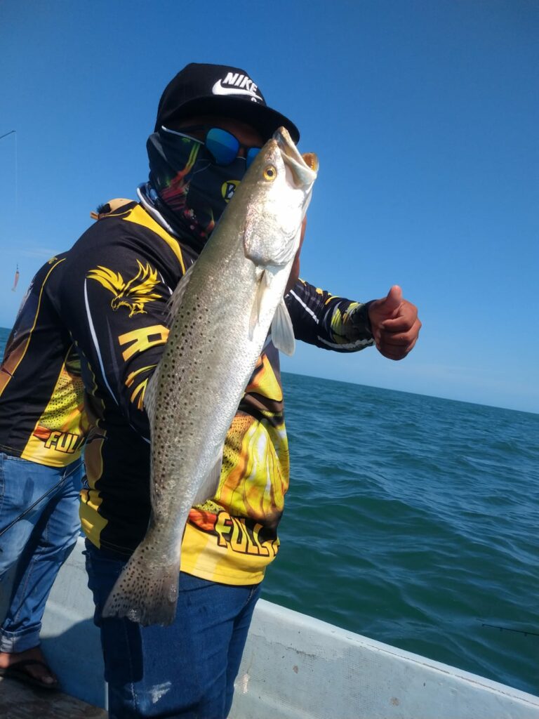 09 Incrible spreckled trout catch - celestun yucatan mexico
